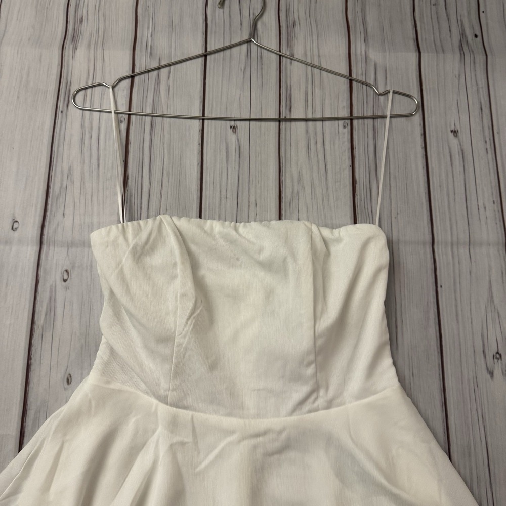 Princess Polly‎ The Rolla Romper Women's Size 6 White Back Zip Cotton Ruffle - Picture 2 of 10